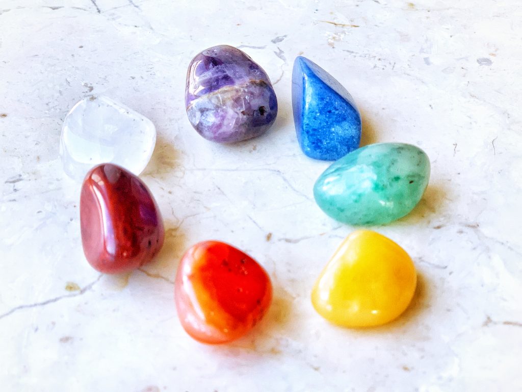 Two simple ways to use crystals for anxiety and depression. These only take me a few minutes and always calm my nerves. For Animals For Earth podcast